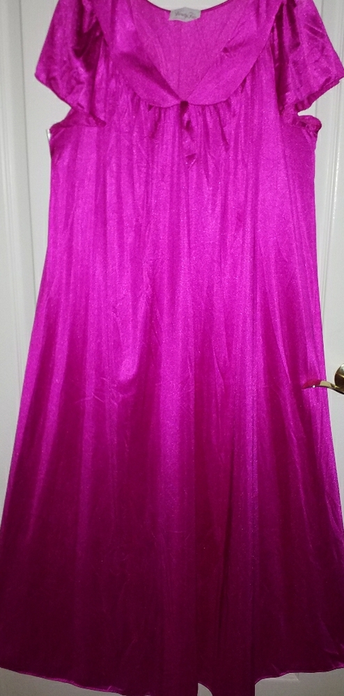 NEW VTG VANITY FAIR SHOCKING PINK IOO% NYLON  MEDI